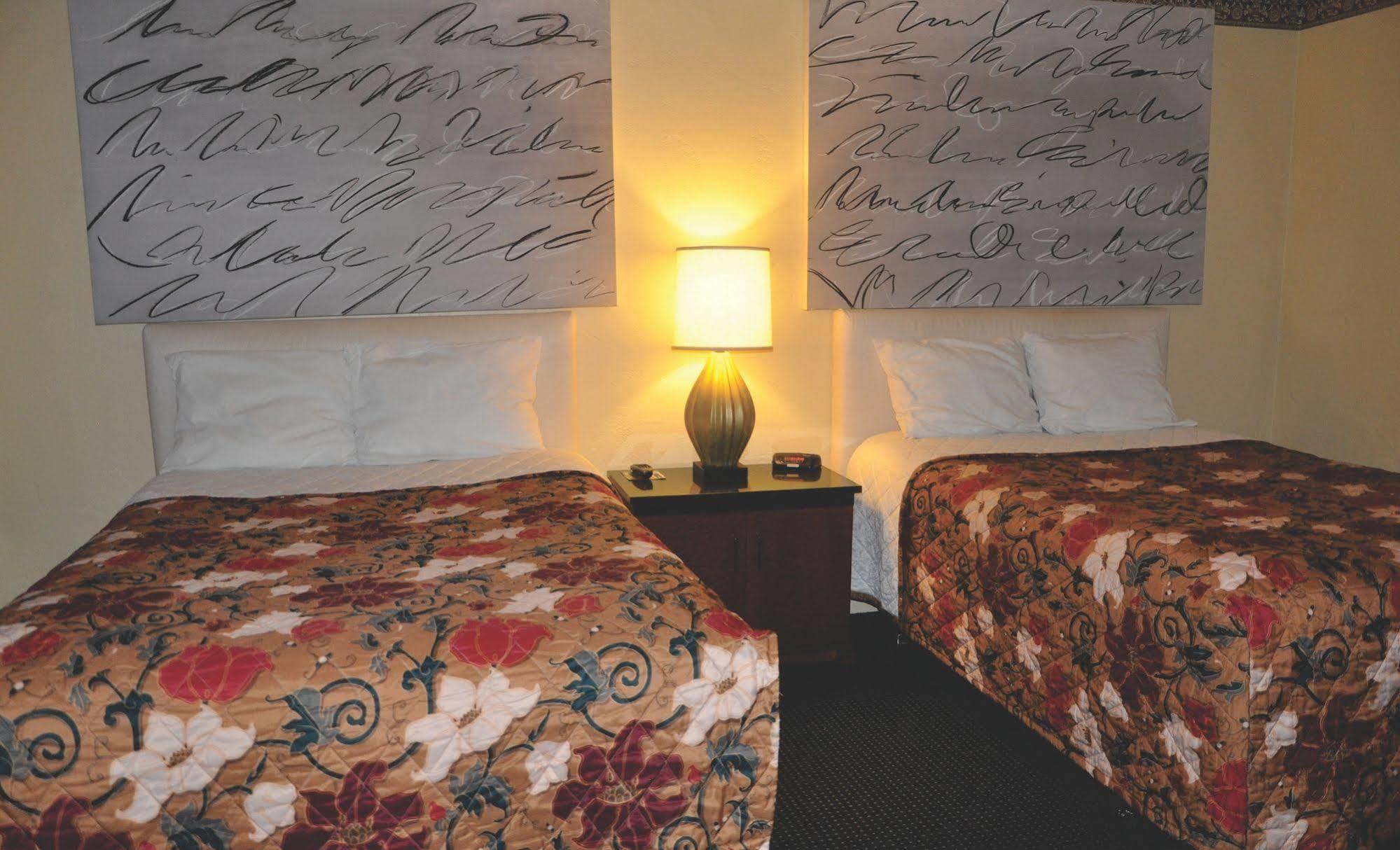 Travelers Inn Manteca Esterno foto